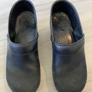 Dasnko Black clogs
